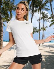Nike Dry Legend Kadın T-shirt AQ3210-100