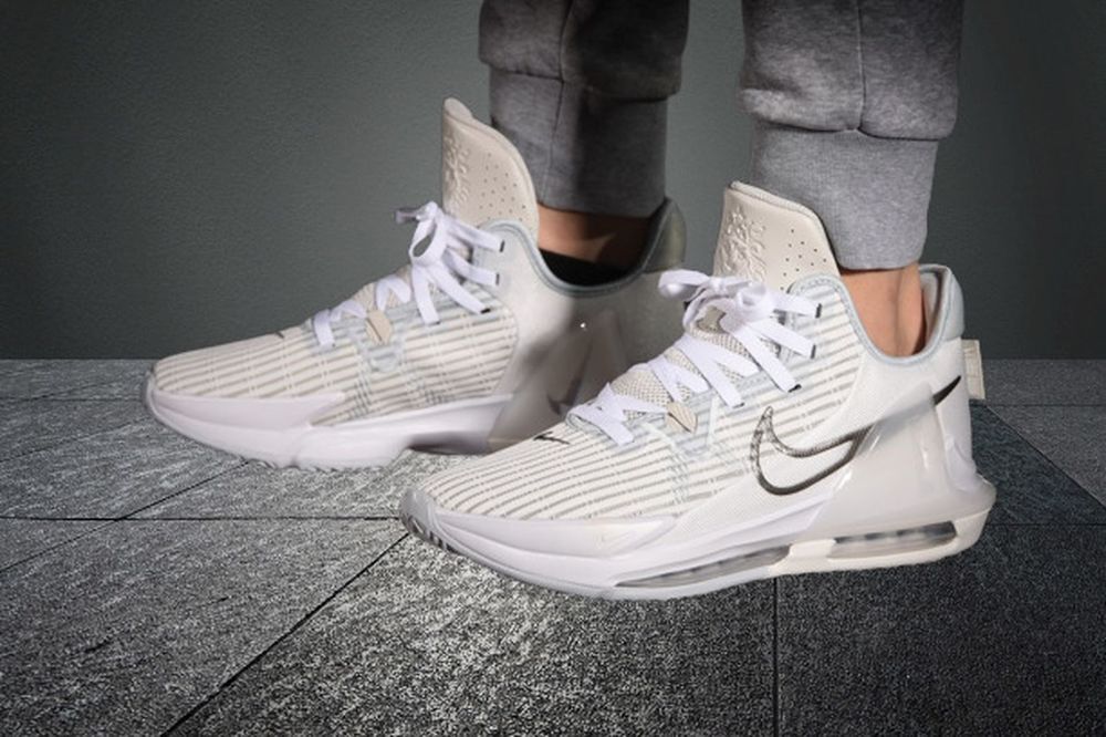 Lebron Witness VI Erkek Basketbol Ayakkabısı CZ4052-102