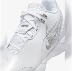 NİKE LeBron NXXT Nesil AMPD Basketbol Ayakkabıları FJ1566-102 (BİR NUMARA BÜYÜK ALMANIZI ÖNERİYORUZ)