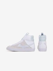 Nike Blazer Mid '77- DH 8640-103 (DAR KALIP YARIM NUMARA  BÜYÜK ÖNERİYORUZ)