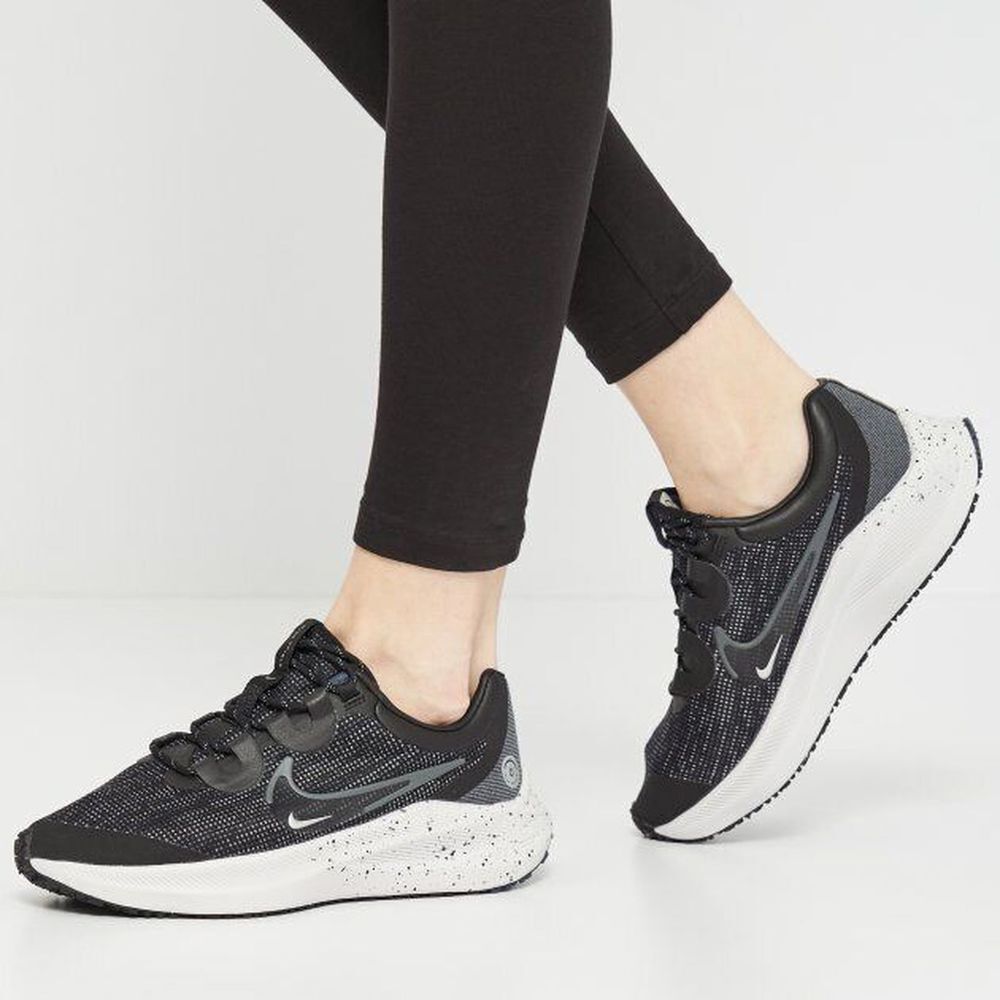 NIKE AIR ZOOM WINFLO 8 SHİELD DC3730-001