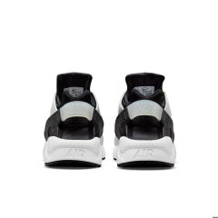 Nike Air Huarache Erkek Sneaker Ayakkabı DD1068-001 (BİR NUMARA BÜYÜK ALMANIZI ÖNERİYORUZ)