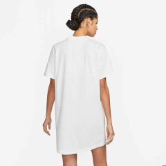 Nike Sportswear Essential Kısa Kollu Kadın  Spor Tişört DV7882-100