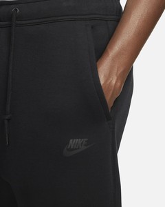  Nike Sportswear Tech Fleece Graphic Joggers Erkek Eşofman Altı DX0581-010