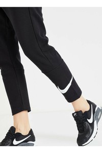  Nike Swoosh Oversize Bol Kesim Kadın Siyah Eşofman Altı DB3864-010
